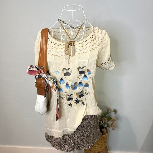 Gorgeous vintage y2k silky tan floral embroidered peasant babydoll slip top - Picture 2 of 8